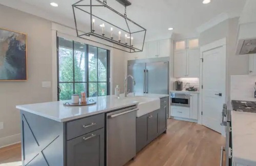 Athens House | The Classic Cottage-Walkable 5pts/UGA/Stadium