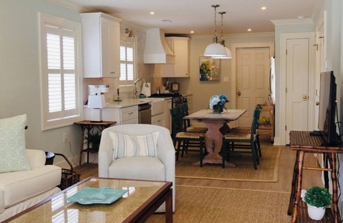 Johns Island Cottage | The Coastal Cottage; near golf, marina, dining and shopping