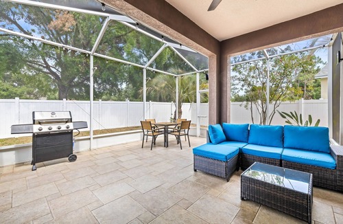 Riverview House | The Comfort House | Step-Free 3BR w/Fenced Yard