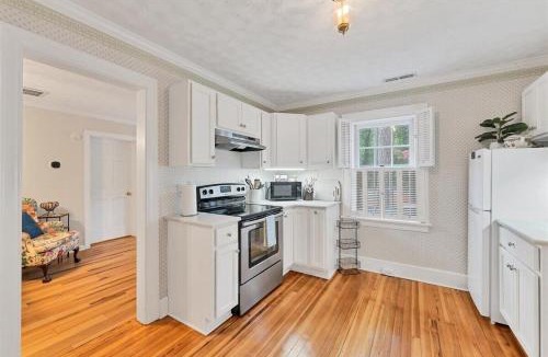 West Southern Pines House | The Cottage at Knollwood Manor