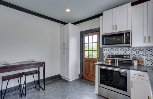 Downtown Cottage | The Cottage-I bedroom with AC and WiFi in historic Augusta