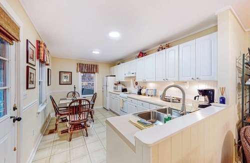 Mirror Lake House | The Cottage on Chowan