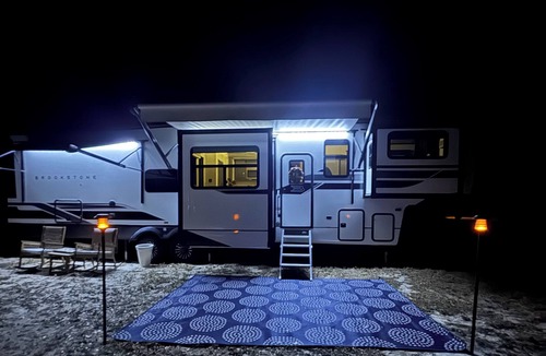 Hahira RV Rental | The Cozy Camper. Peaceful 1-bedroom campground with AC in charming Hahira