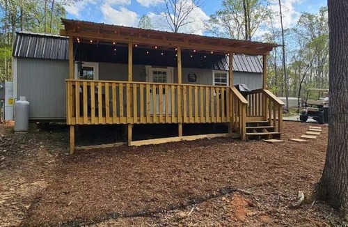Townville Cabin | The Cozy Cove Cabin, in Townville, on Lake Hartwell.