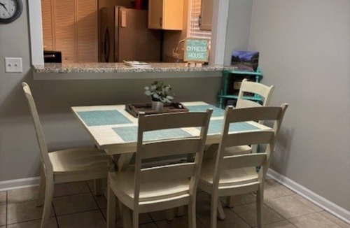 Port Royal House | The Cypress House Cozy 2-bedroom townhome mins from Pairs Island