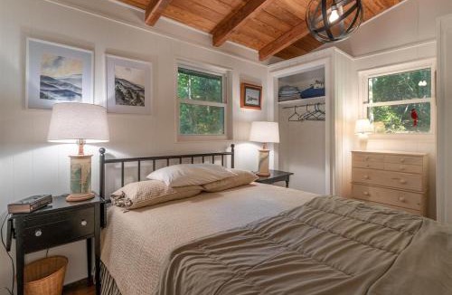 Cedar Mountain House | The Deep Forest Green Cottage · The Deep Forest Green Cottage