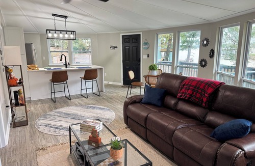 Southmont House | The Dodecagon Retreat on High Rock Lake