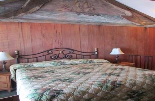 Central Beach Hotel | The Driftwood Resort