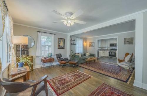 Athens House | The Eclectic Inn Downtown
