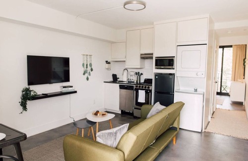 Virginia Highland Apartment | The Ella – Walk to Ponce City Market Atlanta
