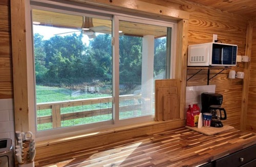 Baker Cottage | The Firehouse, Charming 3-bedroom-loft cottage in Baker along the Comite River
