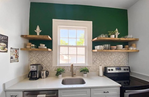 Savannah Victorian District House | The Forsyth Victorian Gathering House - Sleeps 19!