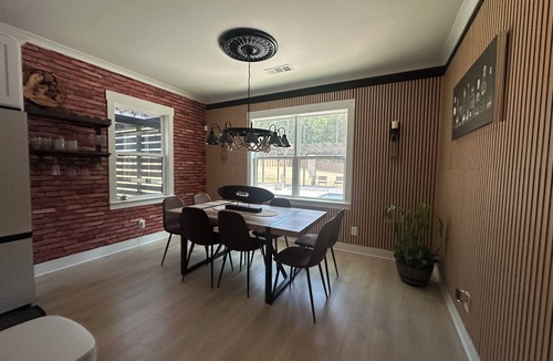Lawrenceville House | The Fortune House Spacious 5-bedroom house in enchanting Lawrenceville