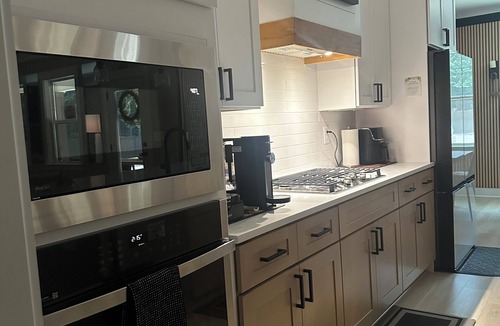 Lawrenceville House | The Fortune House Spacious 5-bedroom house in enchanting Lawrenceville