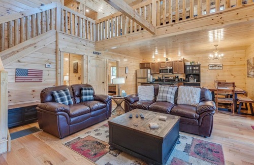 White Oak Lodge Cabin | The Foxtail Lodge - Game Room, Hot Tub & Smoky Mountain Resort Pool