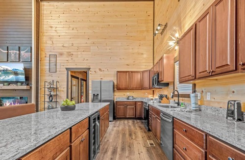 Gatlinburg Cabin | The Gatlinburg Resort by Ghosal Luxury Lodging