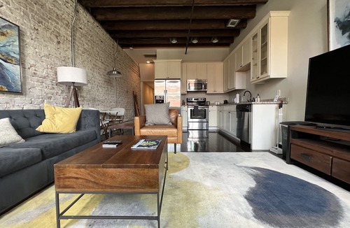 Historic District - North Apartment | The Grant by Black Swan - Cozy Historic One-Bedroom (305A)