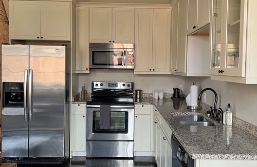 Historic District - North Apartment | The Grant by Black Swan - Cozy Historic One-Bedroom (305A)
