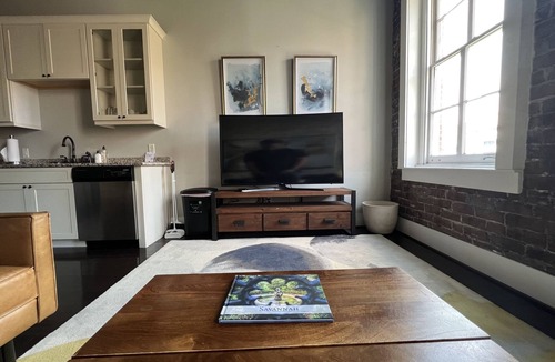 Historic District - North Apartment | The Grant by Black Swan - Cozy Historic One-Bedroom (305A)