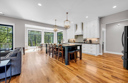Hartwell House | The Hales Lake House w/Hot Tub!