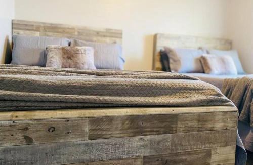 Bunnlevel House | The Herringbone Blue; Sleeps 20+ near Fort Bragg