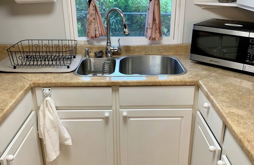 Lake Helen Cottage | The Hidden Gem in historic Lake Helen. Next to Cassadaga & downtown Deland.