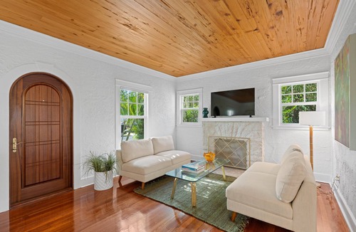 Flamingo Parks House | The Historic Flamingo Falls Estate - Sleeps 10!
