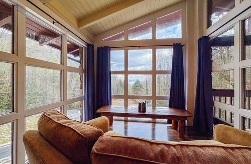 Whittier Cabin | The Hive Lodge - A Place Where Busy Bees Rest