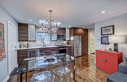 Cherry Condo | The Home Collection: King Suite in Myers Park near Uptown & Atrium CMC