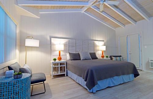 Central Beach Hotel | The Islander Inn