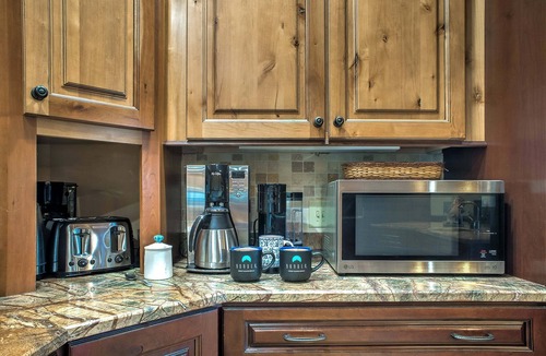 Pisgah Forest House | The Ivy | Mountain Views, Game Room, Outdoor Fireplace & 2 Private Acres Near Brevard