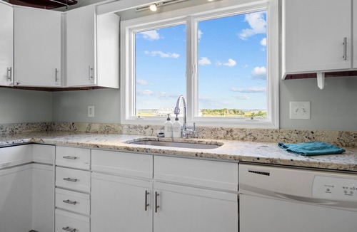 The Point House | The Jackson: Cozy Beach Cottage with Pool!