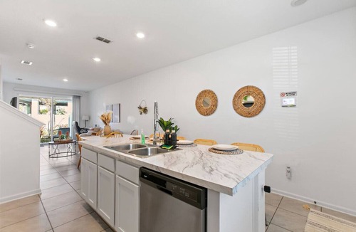 Baymeadows House | The Jax nest Your modern home away in Jax, FL
