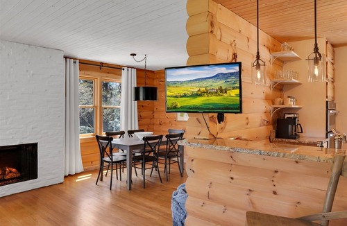 Highlands Hills Cabin | The Kind of Place You Stop Rushing the Moment You Arrive | Bungalow on Crowe