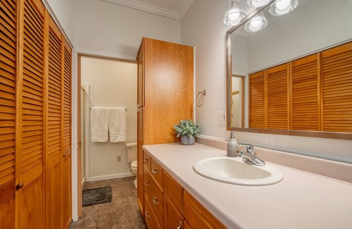 Oconee County House | The Lake Lodge on Whitewater Lake!