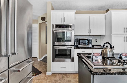 Lemon Bluff House | The Lodge on the St. John’s River 5 bdrm/3 bth home