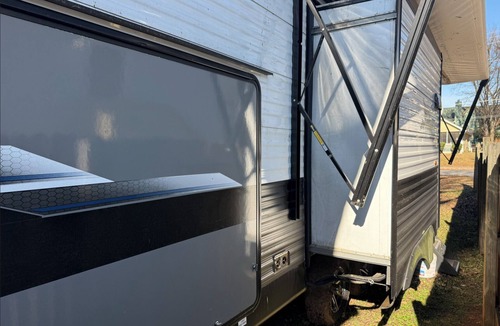 Summerhill House | The Luxe Trailer Escape