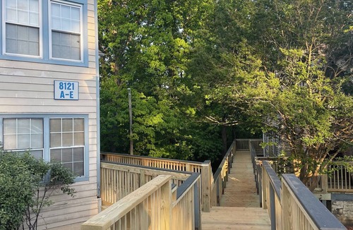 Marlwood Acre Condo | The Modern Hidden Gem 2BR 1bath with Balcony