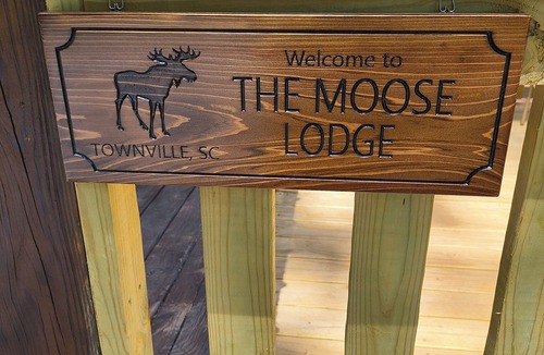 Townville Cabin | The Moose Lodge, located on Lake Hartwell, in Townville SC. Sleeps 6 guest.