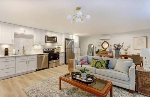 Historic District - North Apartment | The Murph @ Chippewa Square | Modern Decor