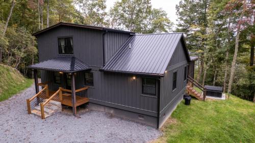 Topton Villa | The Nest - Beautiful, Luxury Lakeside Cabin