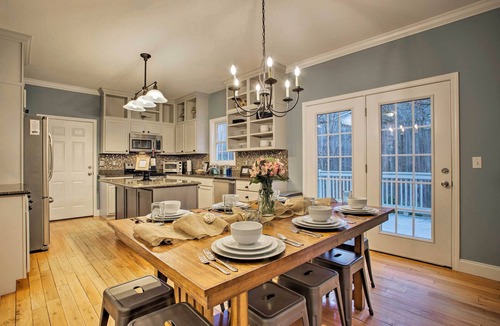 Royal Pines House | THE NEST Spacious 5-bedroom House in Excellent Asheville Location with Game Room