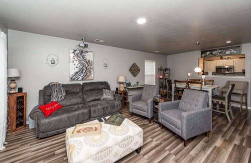 North Charleston House | The Oasis at Sarat