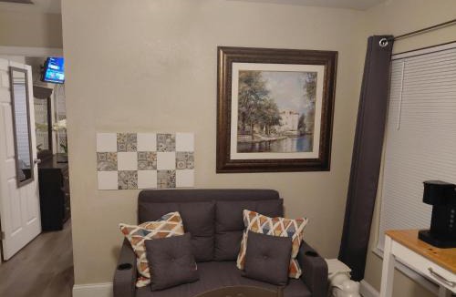 Sun 'N Lake House | The Orchard Suite of Sebring