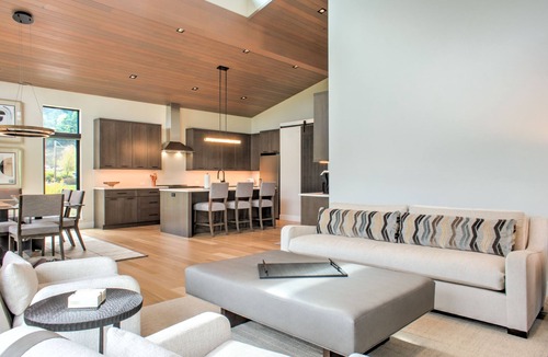 Sylva House | The Overlook at Balsam Mountain Preserve: Modern Mountain Home on Arnold Palmer Golf Course