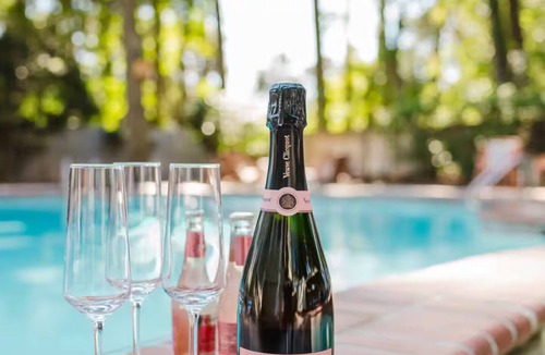 Savannah House | The PeachyOaks-Resort Pool-Karaoke - Near DT&Tybee