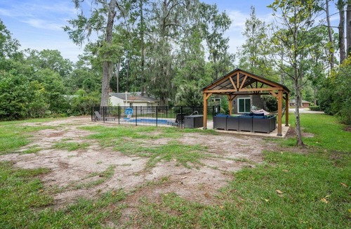 Garden City House | The Pineapple House with Pool and Guest House