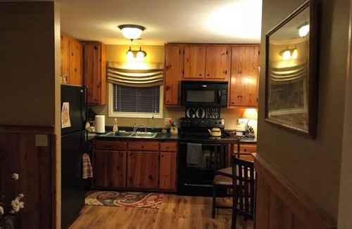 Statesboro House | The Pond House- Tranquility, seclusion, and a view!