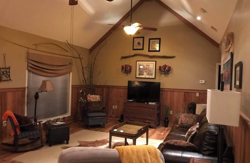 Statesboro House | The Pond House- Tranquility, seclusion, and a view!
