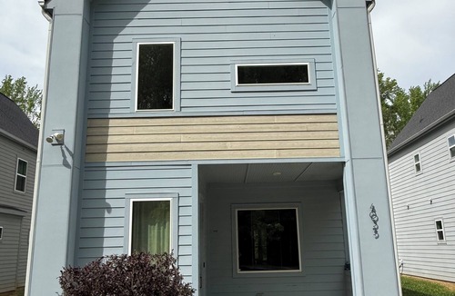 Sugar Creek House | The Quiet Haven - Pool Table + Backyard - 7 Min to Uptown